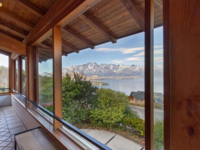 Vista Retreat - Queenstown Holiday Home